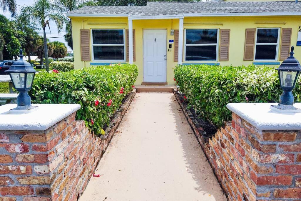 The Beach House At Seascape Steps From The Beach, Marina And Shops! ウェストパームビーチ エクステリア 写真