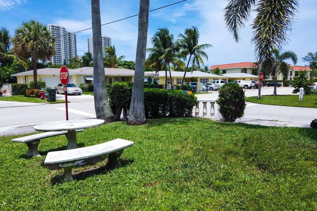 The Beach House At Seascape Steps From The Beach, Marina And Shops! ウェストパームビーチ エクステリア 写真